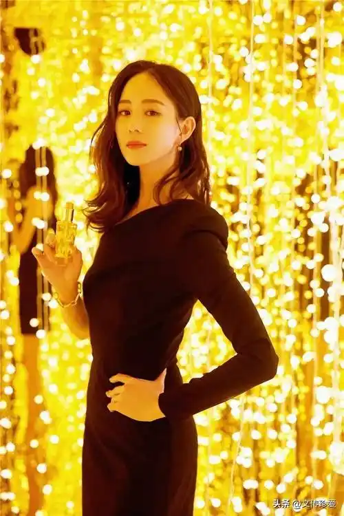 一分钟了解台湾第一气质美女"蛇精脸"张钧甯_美貌_阅读文章_才华