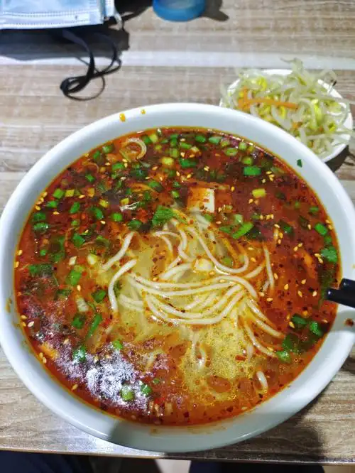 兰州牛肉面的亲戚香菇大肉面