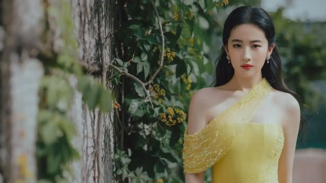 刘亦菲户外写真4k壁纸