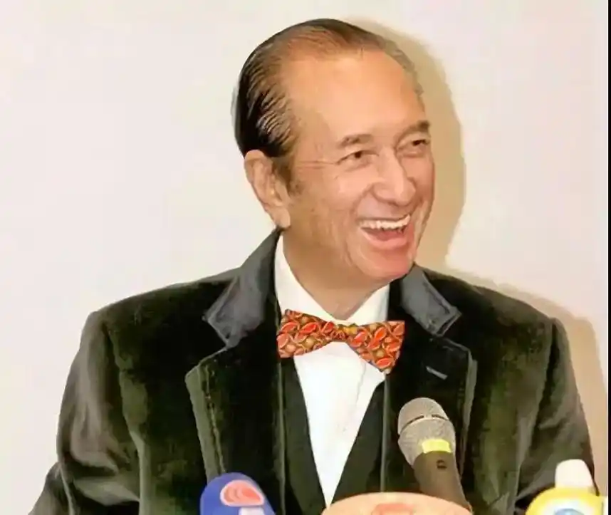 澳门赌王何鸿燊有四个老婆,17个子女,只有一个男孙;享年98 - 抖音