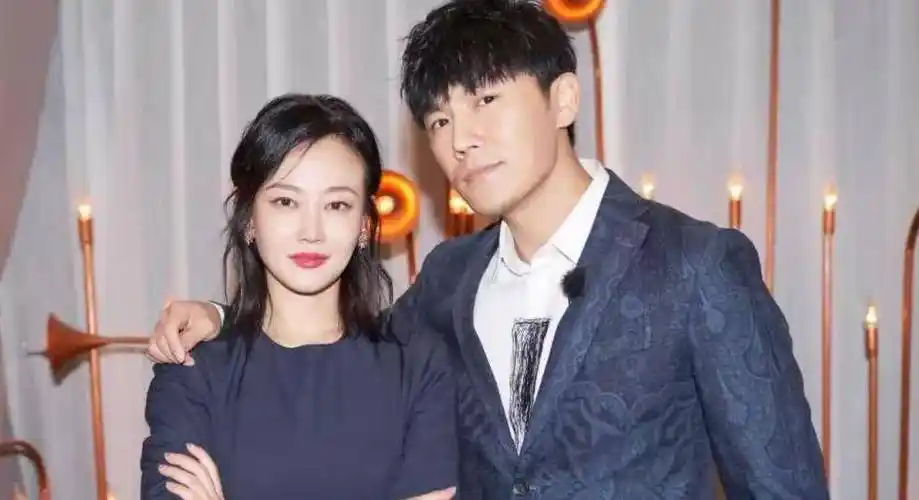 曾5年夺得4次影帝,后娶大10岁二婚老婆,今女儿颜值一言难尽_秦昊_生活