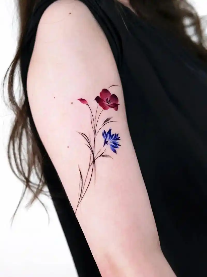 女生有点脾气怎么了,你见过不带刺的玫瑰吗#适合女生的纹身图案 - 抖