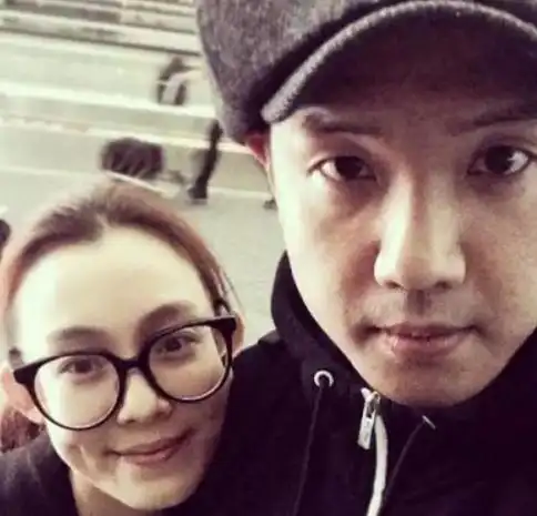 【图】郑源妻子赵妮照片曝光 揭秘其曲折成名经历