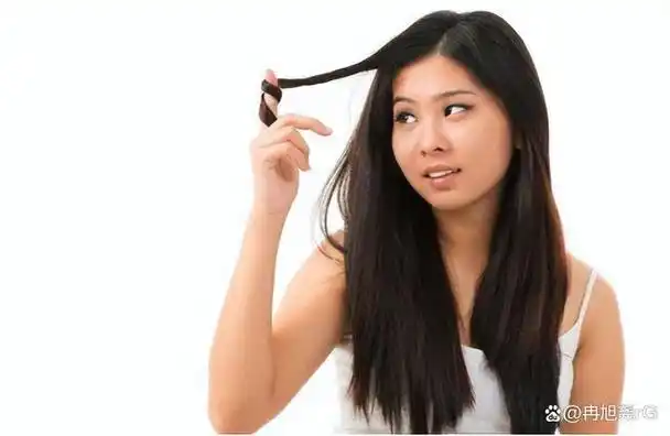 可是自己的头发总是很容易出油,一天不洗就油腻腻的,一绺一绺的,还有