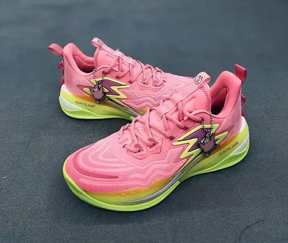 十大篮球鞋排名十大篮球鞋排名摩擦有声音