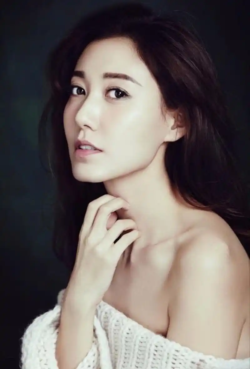 美丽优雅的高露,身材也这么好高露