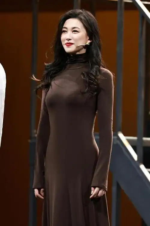 朱珠|连衣裙_新浪新闻