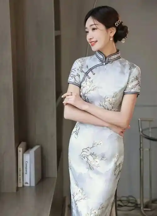 中年女人穿旗袍一定要选能突出风韵和气质真不是瘦的就好看