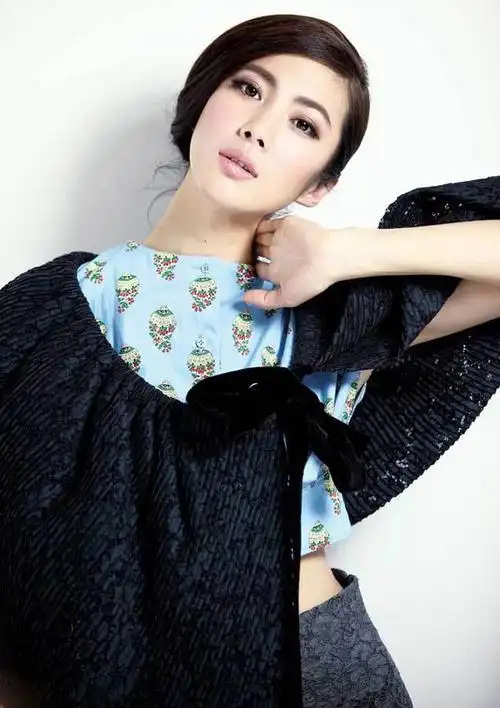 王珂写真回归优雅(高清大图)