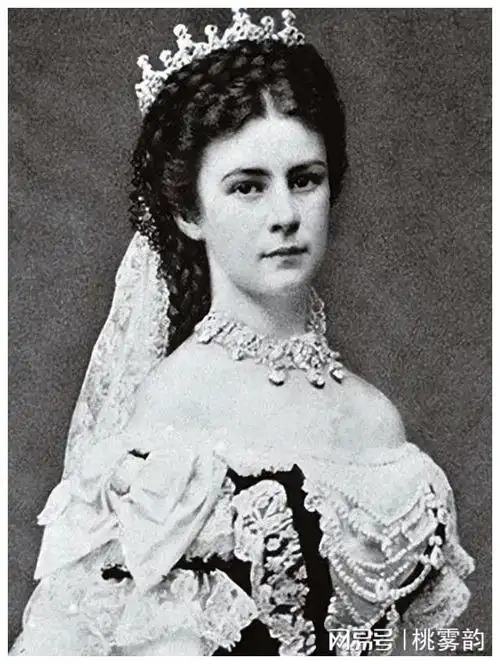 茜茜公主:欧洲最美的公主,嫁给皇帝,就真的过上童话生活了吗?