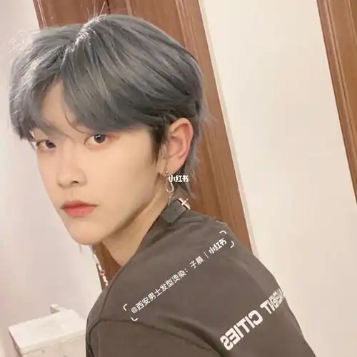 男生发型灰蓝色_发型_发色_万和城购物中心攻略_男士发型_短发_男士