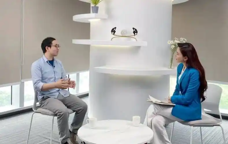 广东卫视纪录片式高端访谈节目《邓璐时间》第四季"对话未来",3月5日