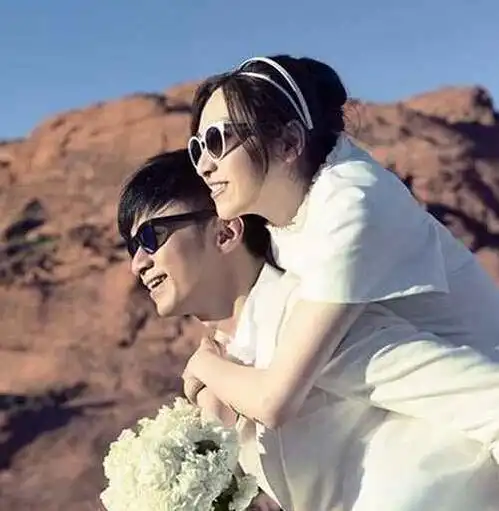 赵薇为他跳海,林心如爱他成痴,他娶了等他20年的"隐形女友"!