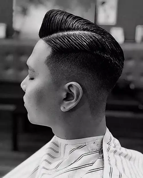 最流行的男士油头发型