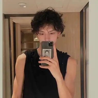 高清成熟帅哥头像图片真人自拍