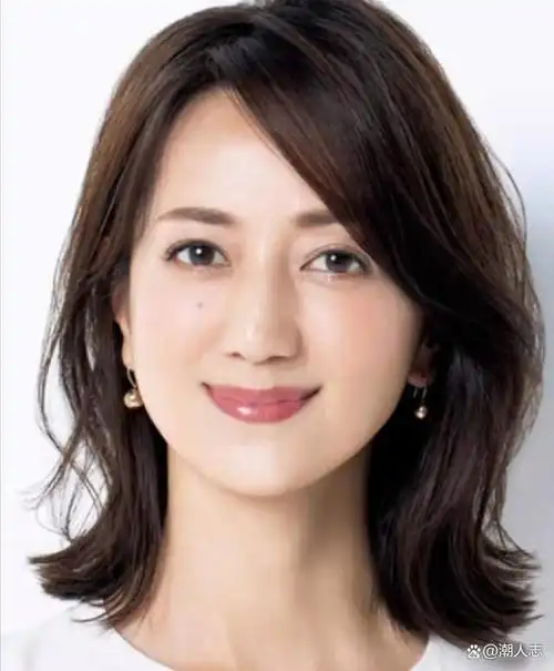 发型决定气质,尤其是年过五十岁的女人,发型对于气质的影响更是至关