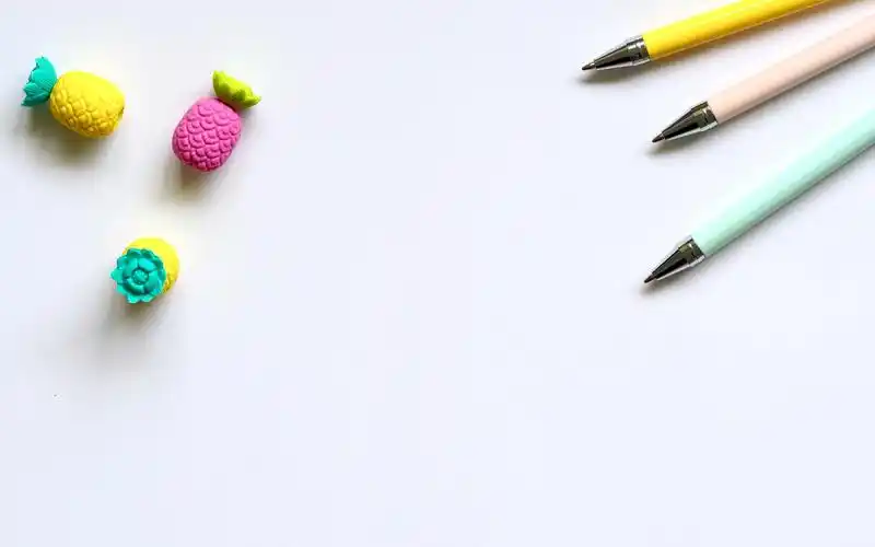 好看的笔简约风格写真