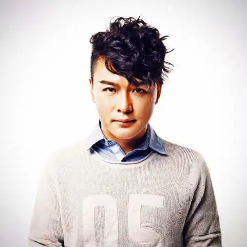 周游格(歌手)姓名: 周游格,性别: 男,民族: 汉,籍贯:广东广州,身高