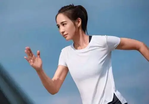 彭于晏张钧甯代言adidas全新clima系列