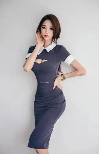 紧身裙美女秀出傲人曲线穿出丰满女人味尽显小女人独特魅力