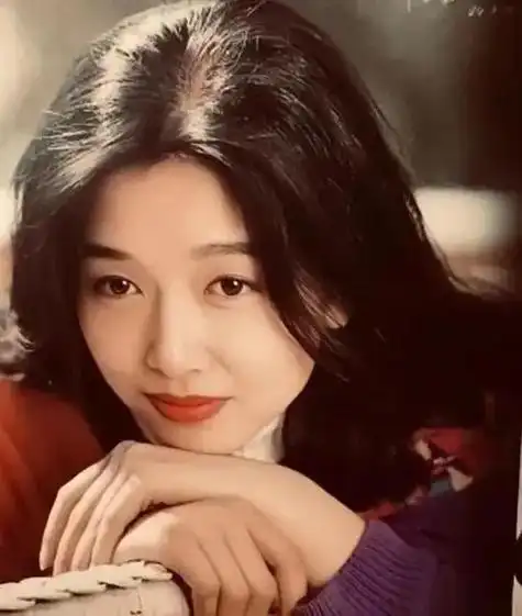 江姗15张精美的照片