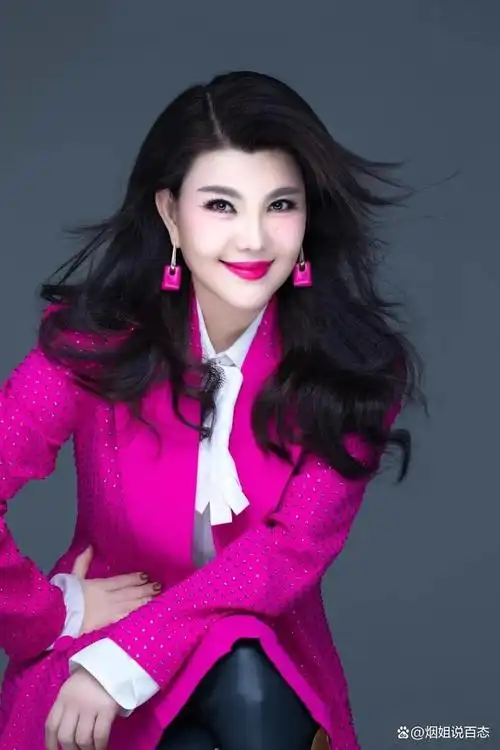 乌兰图雅终于实现了自己的梦想,成为了一名著名的歌手