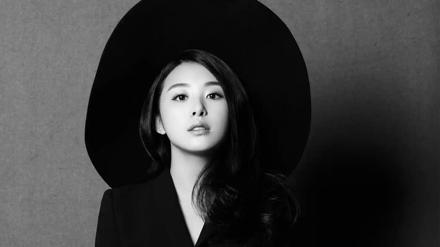 张含韵最新写真高清壁纸下载