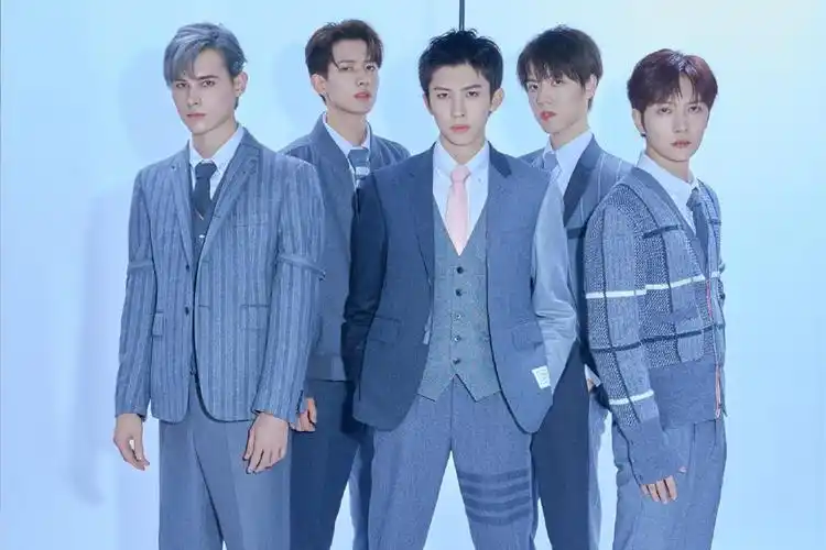 官媒怒斥,扯下了饭圈集资的遮羞布?