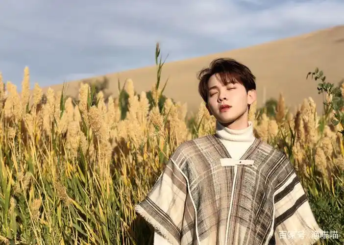 尤长靖发新歌庆圣诞封面细节让人感动原来这首歌也唱给他们