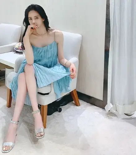 韩国最美网红潘南奎,号称潘十亿|御姐|吊带裙|潘南奎_新浪新闻