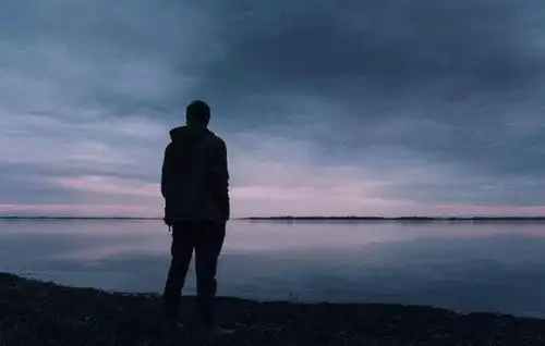 有些路,我们必须一个人走,这不是孤独,是成长(人生感悟)