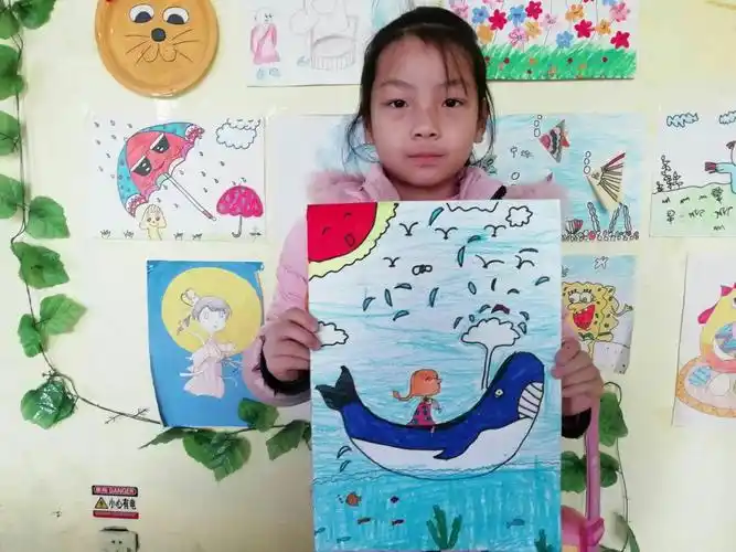 周天8点到10点儿童画《海豚戏水》,同学们画的都很棒,在家也要再画一