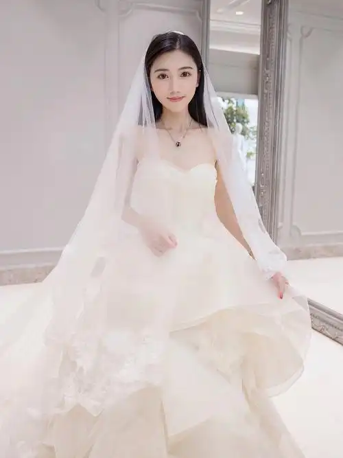 最美的新娘穿漂亮的婚纱这一定是一场浪漫的婚礼
