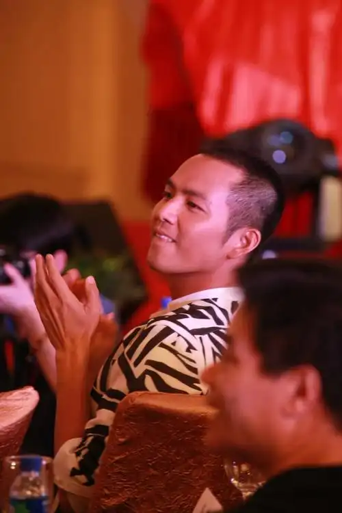 来自泡泡圈:                                      钟汉良 浏览