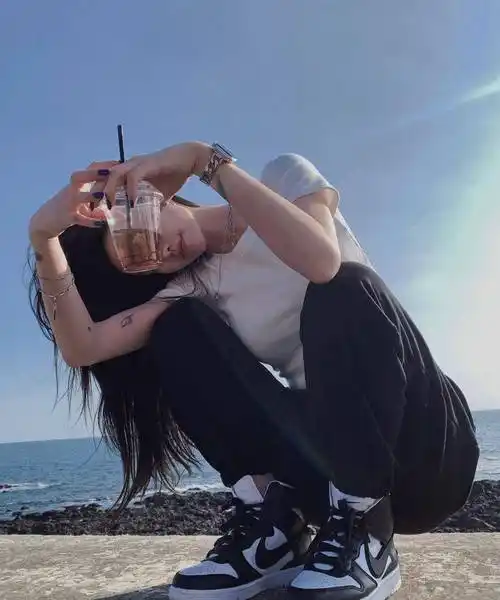 这16个拍照pose明星都在学_口诀_姿势_表情