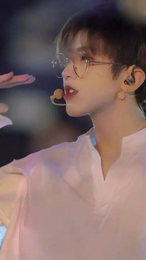 102明星壁纸蔡徐坤头像ikun专属