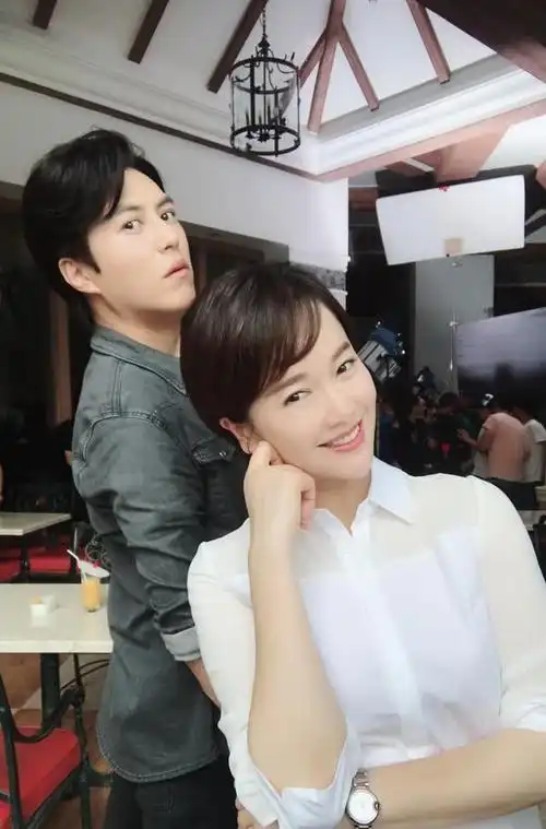 走后门临演女主换成徐璐剧组和导演没给出合理答案靳东违约罢演