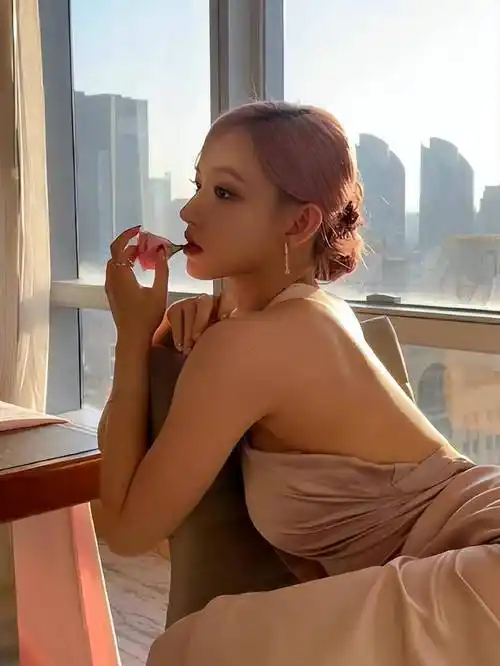 宅男女神程潇,黄金比例性感非凡(附写真及视频)_身材_照片_时候