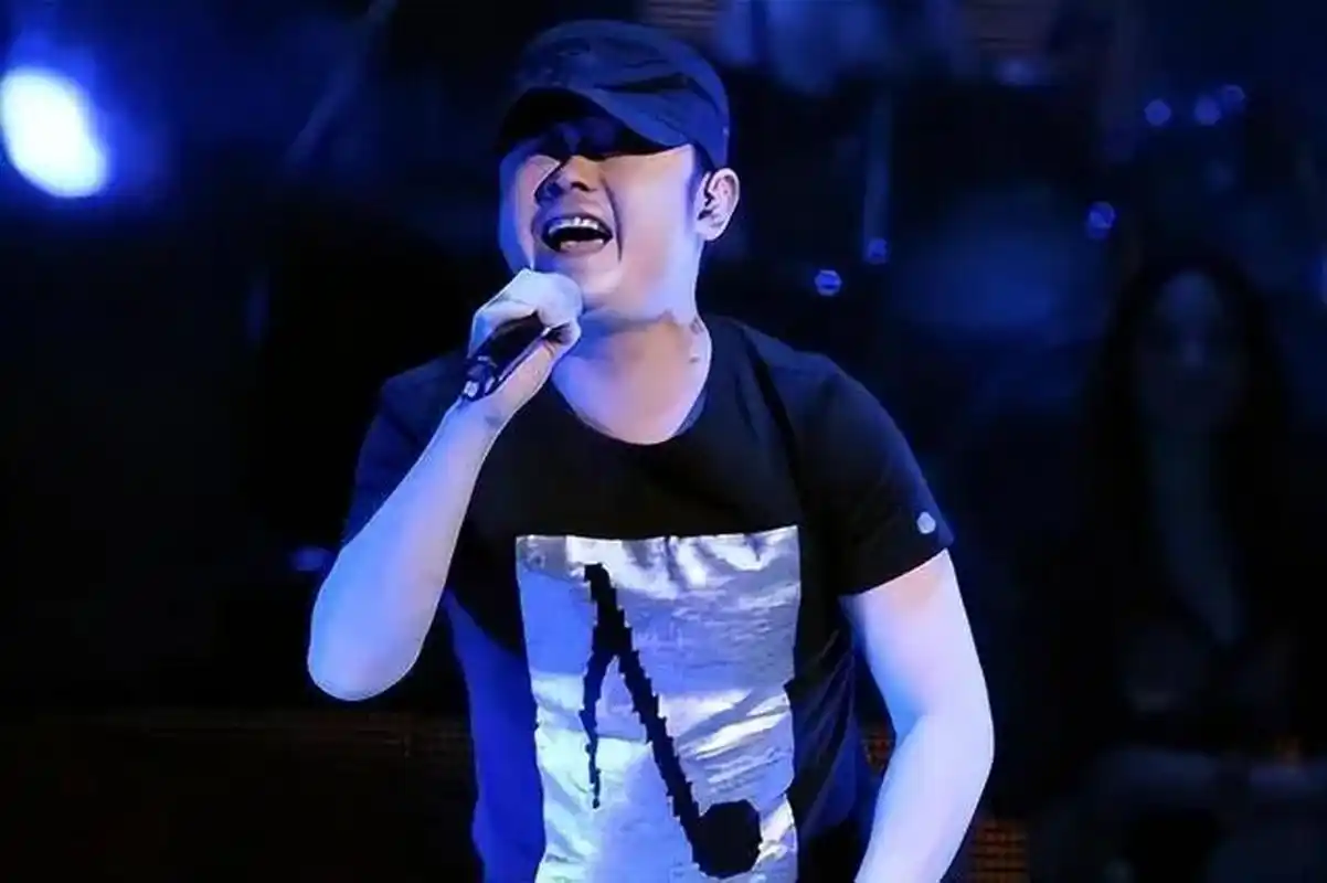 别被刀郎"骗"了!新出的《花妖》才是封神之作!