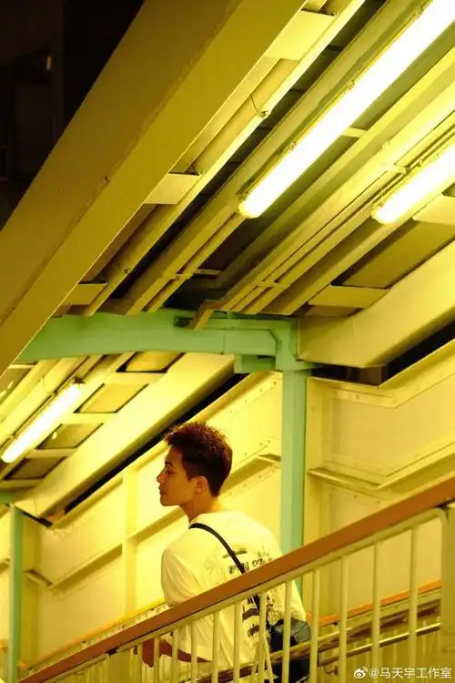 马天宇晒照庆37岁生日阳光帅气大男孩与baby新剧受期待