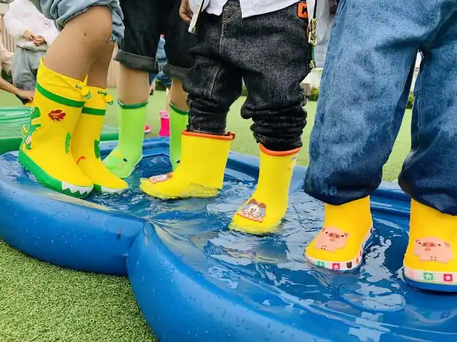 下雨天和踩水更配呦! - 美篇