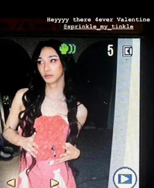 2024年2月16日,著名艺人伊能静的儿子哈利·庾恩利(原名庾翰睿)以一组