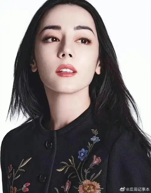 迪丽热巴最新怼脸大片