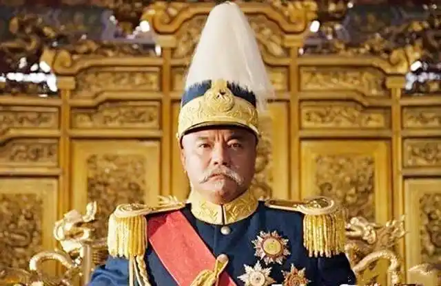 此人是袁世凯之子,嬉笑怒骂日本人,死后上千妓女为他送葬