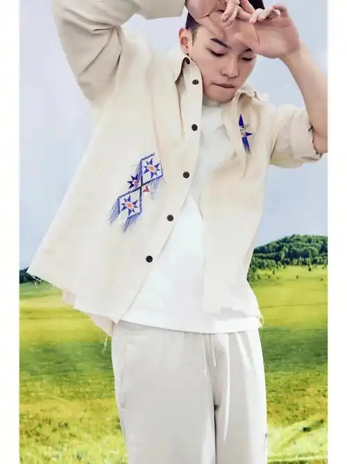 嘻哈音乐人brantb白景屹上身中国李宁22秋