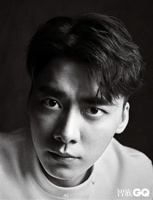 智族gq推出了男星黑白大头照系列|大头照|蔡徐坤|邓伦_新浪新闻