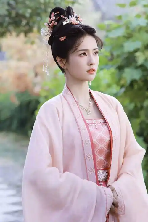 古装宫廷照显优雅美艳,网友:仙女下凡_照片_魅力_服装