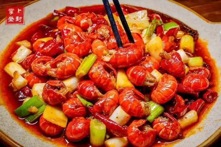 58元抢购新密炒虾尾套餐火爆朋友圈的新密虾尾就在鸿福记