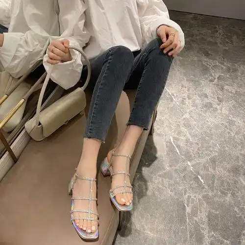 夹趾凉鞋女2020夏季真皮脚环交叉绑带中跟粗跟露趾方头分趾罗马鞋