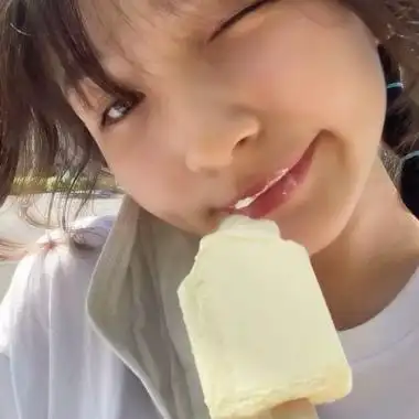 甜妹头像干净可爱治愈真人图片